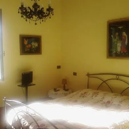 Bed & Breakfast Cascina Corteprimavera, Del Baliot 3*
